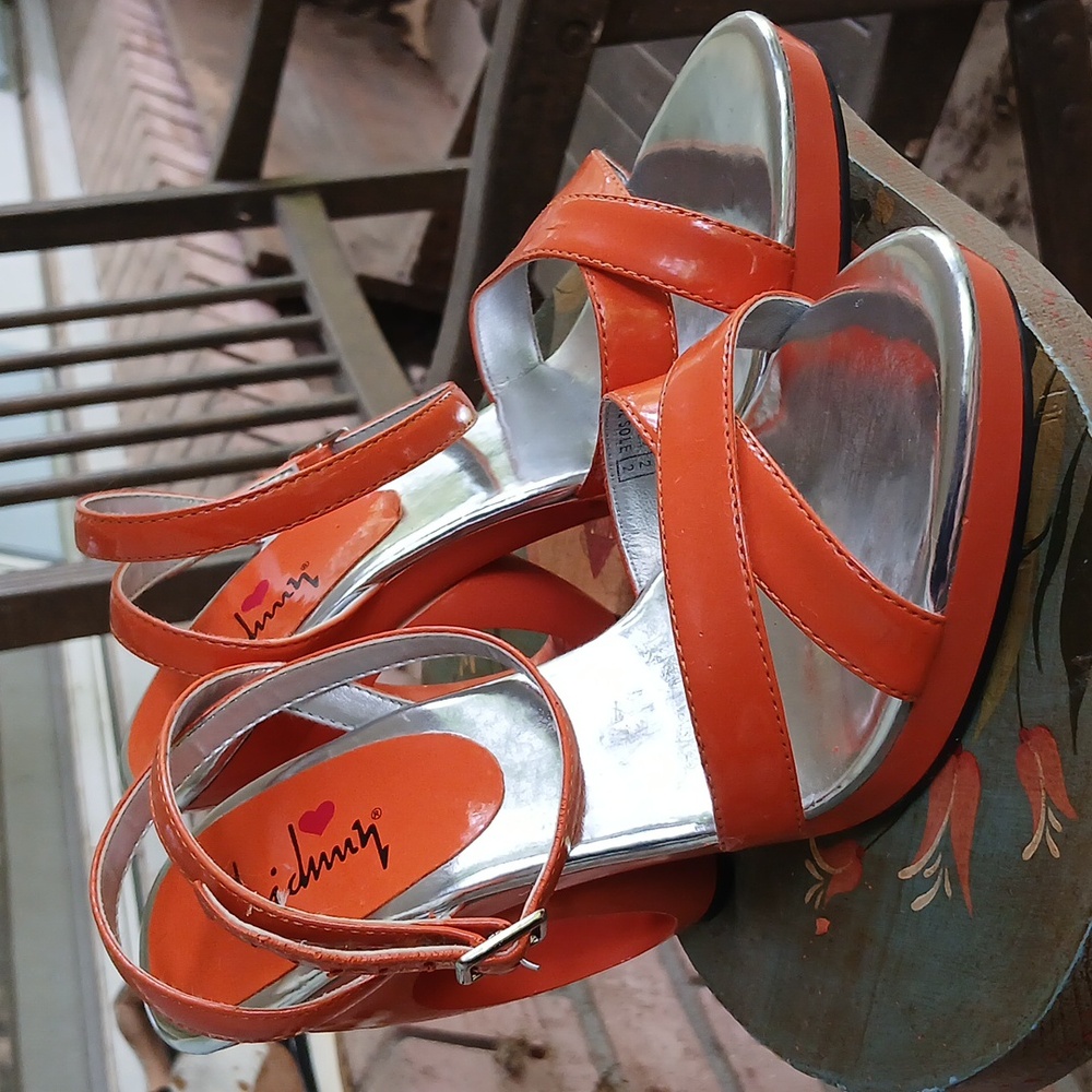 Heart Soul‎ Strappy Orange Patent Faux Leather Heels  Sz.6